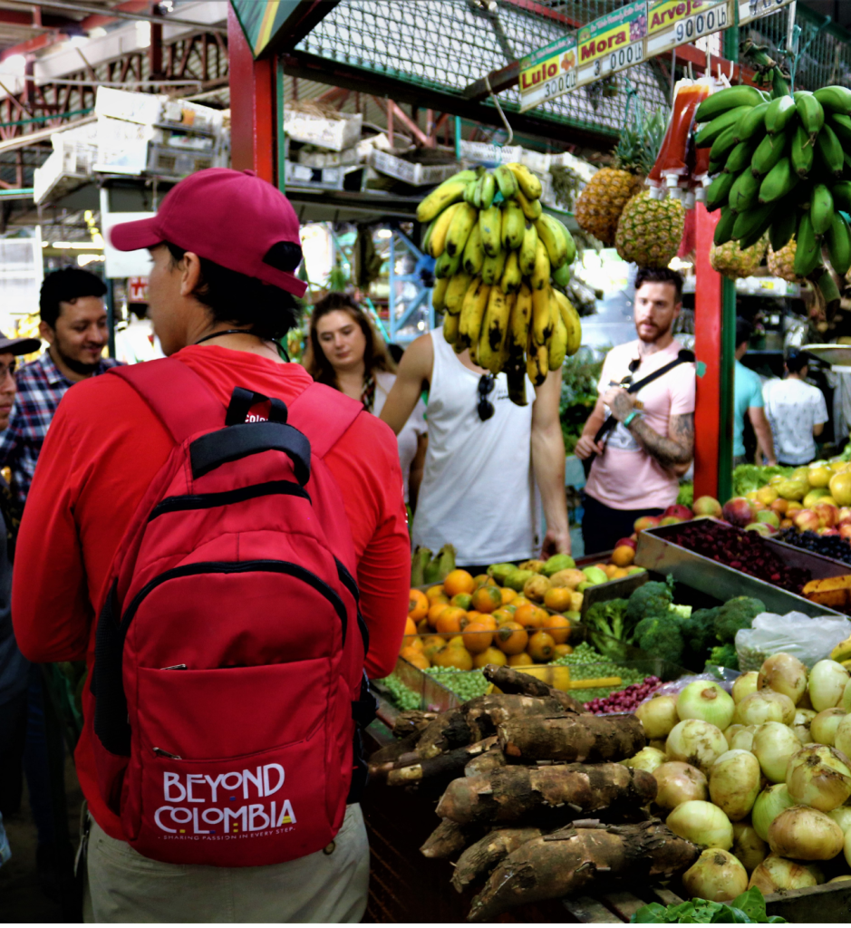 Walking Tour Downtown Cali & Local Food Experience